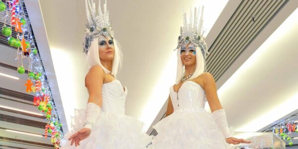 Ice-Queen-Stilt-Walkers-Regal