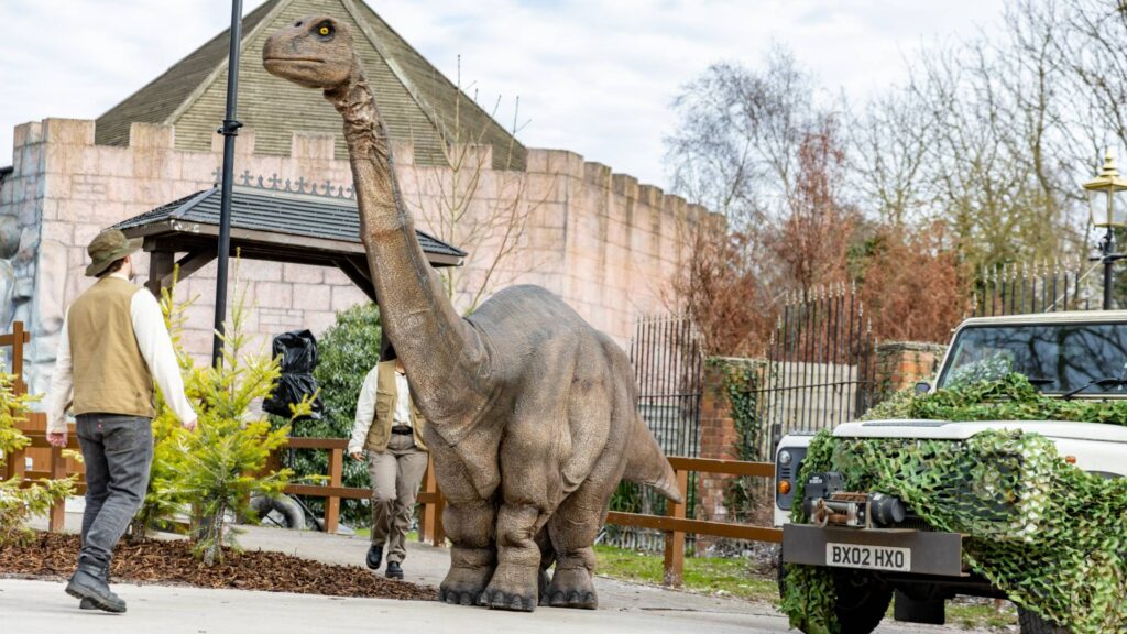 Bronwen the Brontosaurus and a ranger performing.