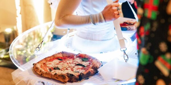 LED-Roaming-Tables-Pizza