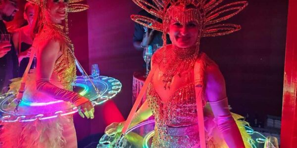 LED-Roaming-Tables-Rainbow