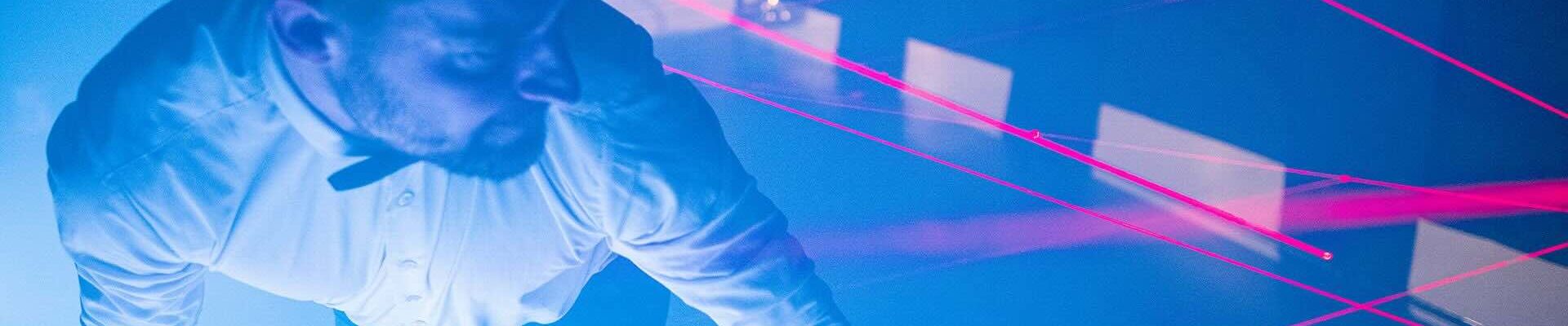 Mobile-Laser-Maze-Game-Man