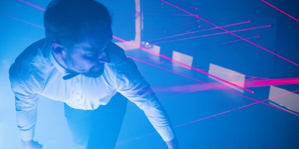 Mobile-Laser-Maze-Game-Man