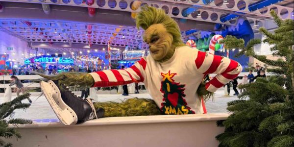 The-Grinch-Performer-Ice-Skating