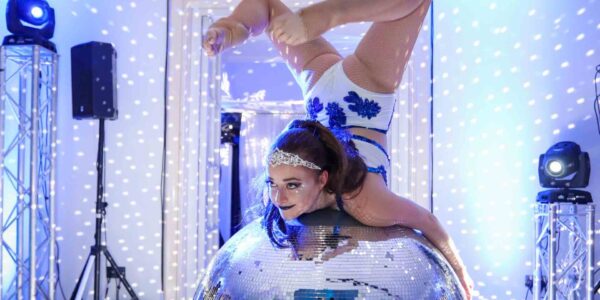 Acrobat-Performing-For-Crowds-At-WInter-Wonderland-Event