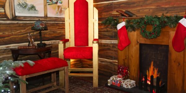Book a simple facade Christmas Grotto for all your Santa Visits!