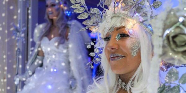 Close-Up-Of-Winter-Wonderland-Performer