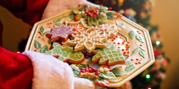 Create festive memories with cookie making stations at your grotto experience.