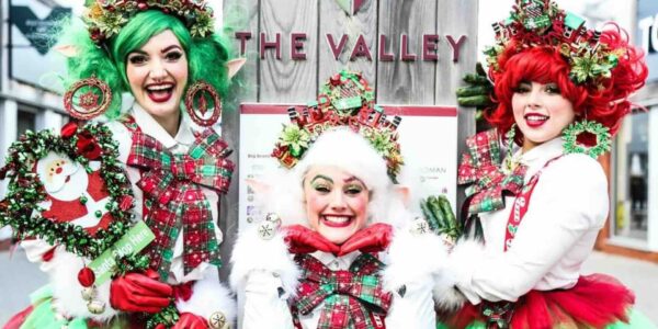 Festive-Elves-Posing