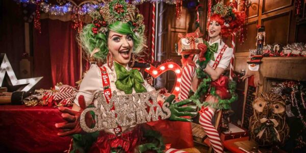 Festive-Elves-Santas-Workshop