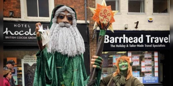 Giant-Father-Christmas-Performer-Meet-And-Greet-Act