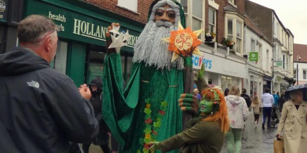 Giant-Father-Christmas-Puppet-Act