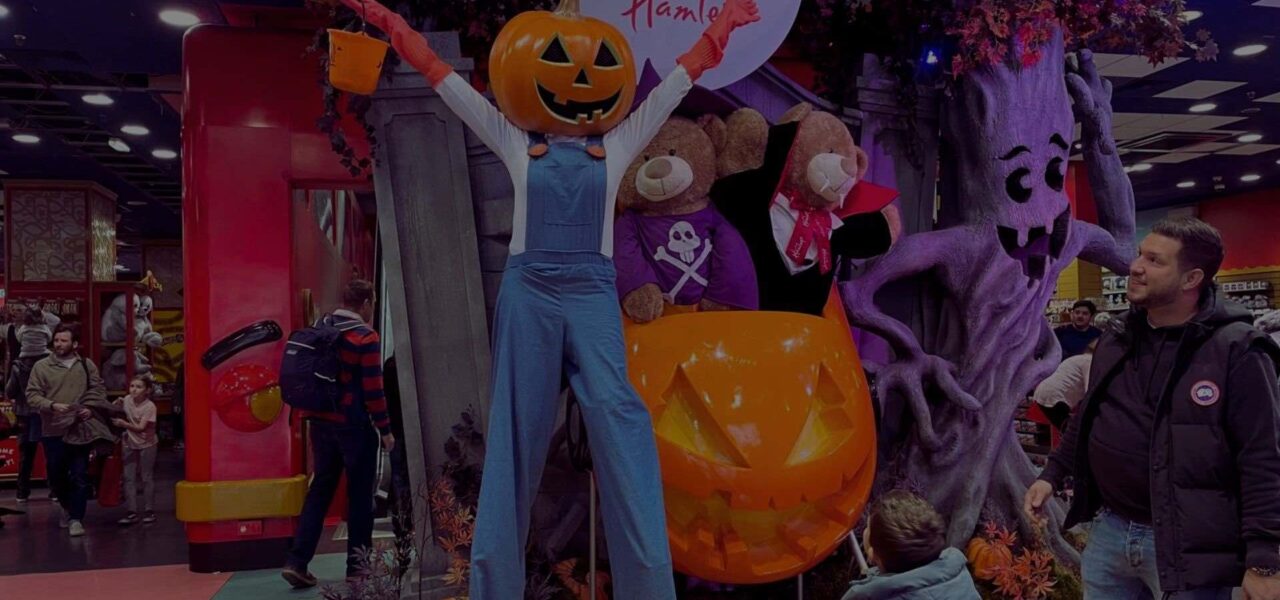 Halloween themed performer Pumpkin Head