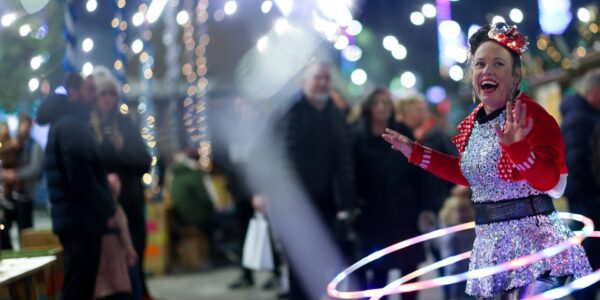Hula hoop show