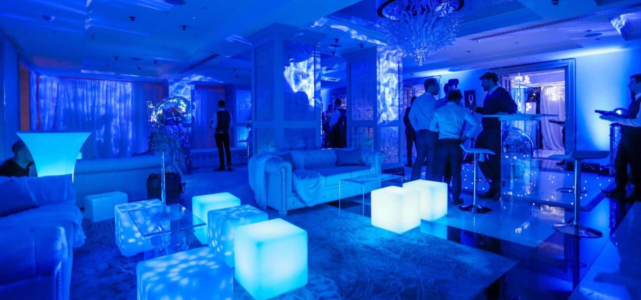 Immersive-Winter-Wonderland-Themed-Lounge