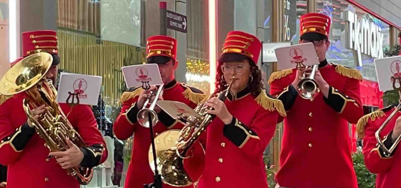 Nutcracker-Trumpet-Band-Public-Show