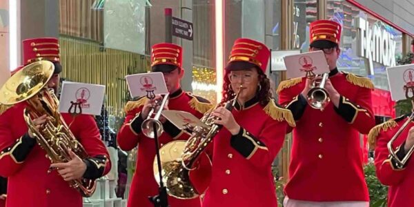 Nutcracker-Trumpet-Band-Public-Show
