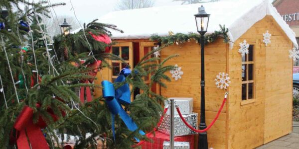 Hire festive grotto for your Christmas markets and public spaces.