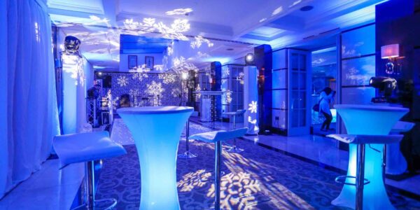Snowflakes-3D-Projection-At-Winter-Wonderland-Event