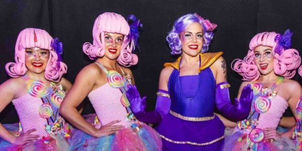 Candy-Cane-Walkabout-Entertainers