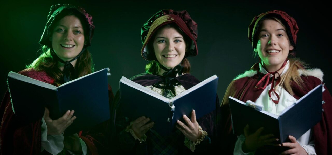 Christmas-Carollers.jpeg