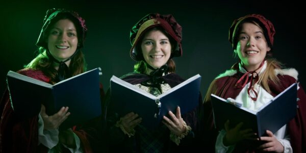 Christmas-Carollers.jpeg