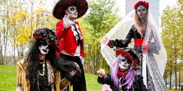 Dia de los Mueros Stilt Walker Entertainers