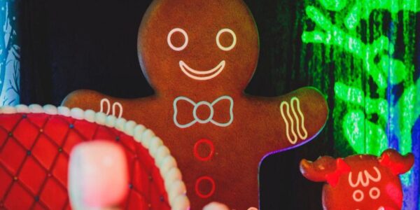 Gingerbread-Man-Toy-Prop