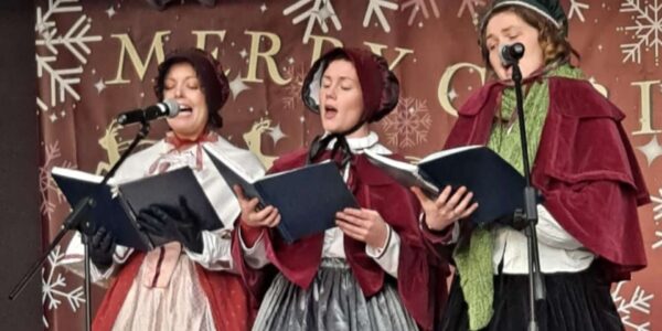 Hire-Traditional-Christmas-Carol-Singers.jpeg