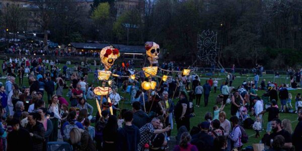 Illuminated Skeleton Entertainers
