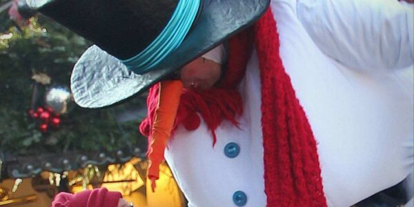 Jolly Snowman Walkabout Act