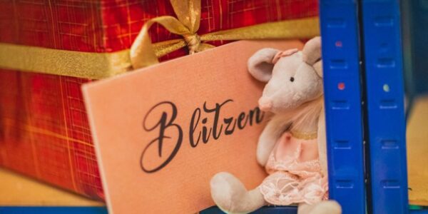 Mouse-And-Blitzen-Card