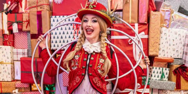 Reindeer-Christmas-Walkabout-Act-Posing-With-Hoops