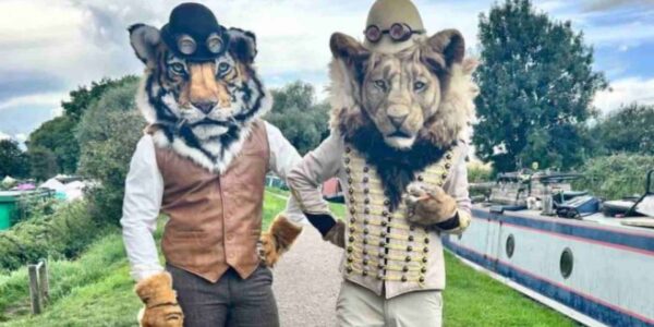 Walkabout Big Cat Entertainers