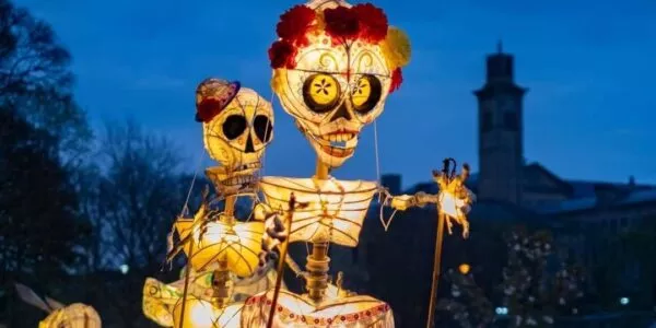 Walkabout Skeleton Puppet Entertainers