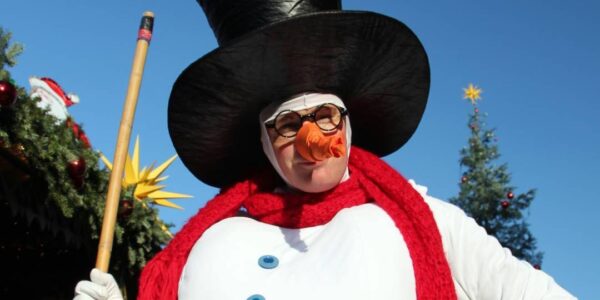 Walkabout Snowman Entertainer