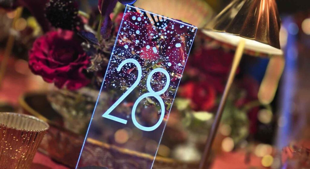 Gala dinner decor ideas including illuminated table centrepieces. 
