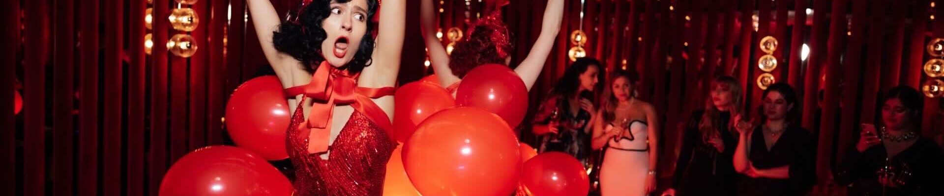 Balloon-popping-Burlesque-Show-red-valentines Balloon-popping-Burlesque-Show-red-valentines