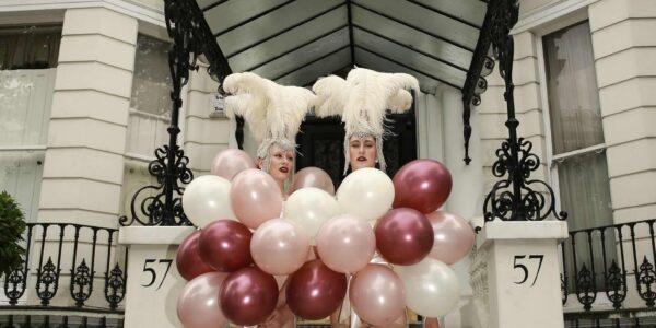 Balloon-popping-Burlesque-Show-valentines