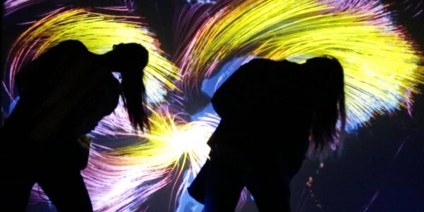 Interactive-digital-walls-and-mirrors-dancing-guests