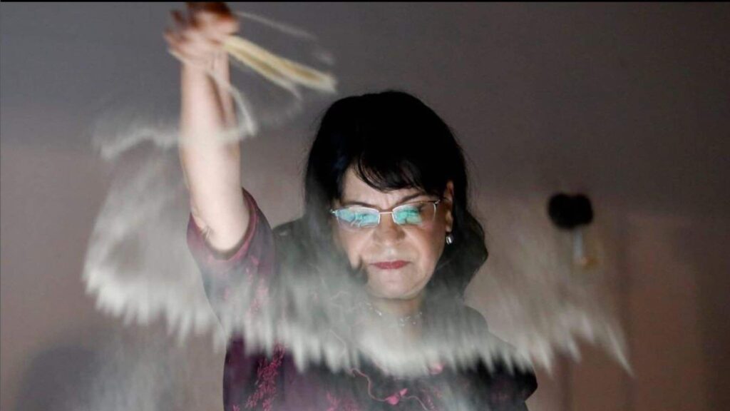 Sand Artist entertainment ideas for gala dinners