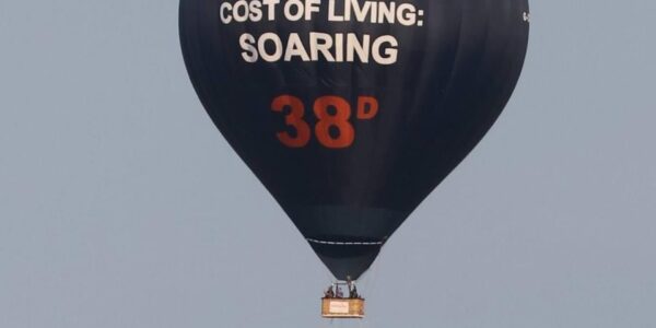 Bespoke-Inflatables-and-Hot-Air-Balloons-promote-product