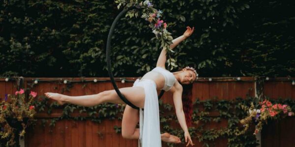 Stunning-Floral-White-Party-Aerial-Act