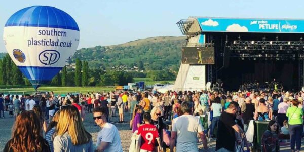 Bespoke-Inflatables-and-Hot-Air-Balloons-for-festival-events