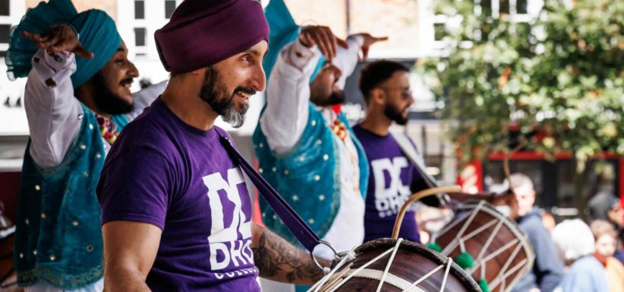 Dhol-Drummers-live-performance