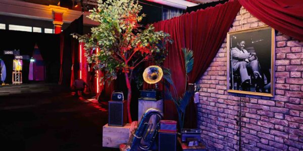 Jazz-Style-Decor-For-Gala-Event