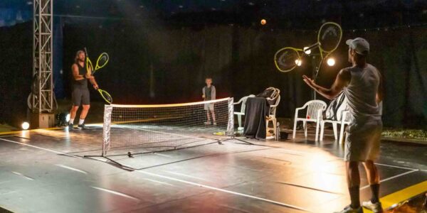 Tennis-Trickshot-Show-juggling-act