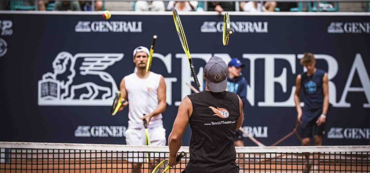 Tennis-Trickshot-Show-wimbledon-events-crowds