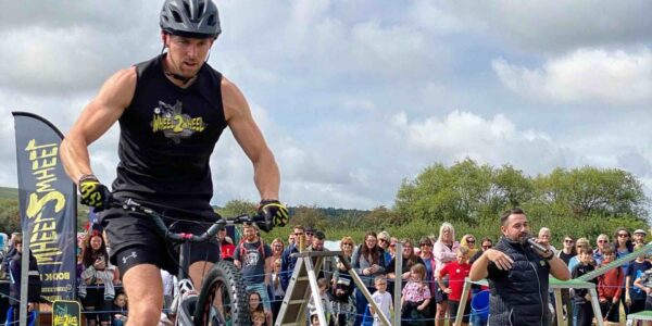 extreme-mountain-bike-show-outdoor