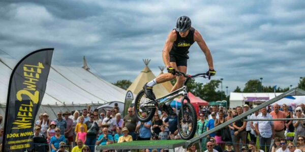 extreme-mountain-bike-show-tricks-family-fun-day