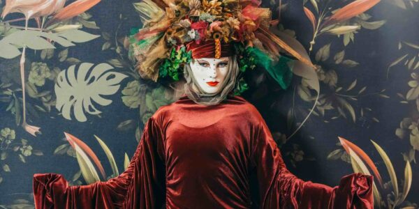 Floral-walkabout-characters-festival-events